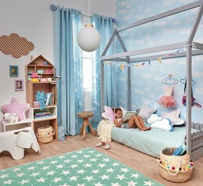 O quarto dos mais pequenos tem uma magia própria. A escolha dos tons, dos elementos de decoração e organização acompanham o crescimento saudável das crianças.  